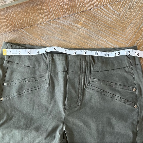 NIC+ZOE Greenish Gray Wonderstretch Pocket Straight Leg Pants (2) - Picture 8 of 10